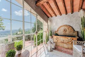 Villa Lina in Lucca With 4 Bedrooms and 3 Bathrooms