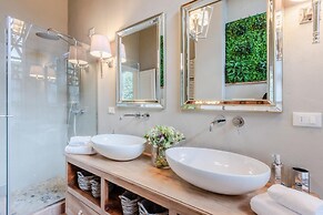 Villa Lina in Lucca With 4 Bedrooms and 3 Bathrooms