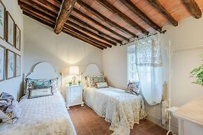 Villa Lina in Lucca With 4 Bedrooms and 3 Bathrooms