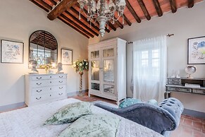 Villa Lina in Lucca With 4 Bedrooms and 3 Bathrooms