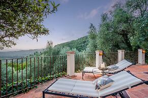 Villa Lina in Lucca With 4 Bedrooms and 3 Bathrooms