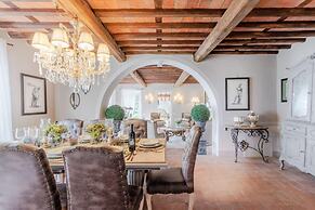 Villa Lina in Lucca With 4 Bedrooms and 3 Bathrooms
