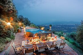 Villa Lina in Lucca With 4 Bedrooms and 3 Bathrooms