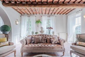 Villa Lina in Lucca With 4 Bedrooms and 3 Bathrooms