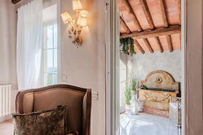 Villa Lina in Lucca With 4 Bedrooms and 3 Bathrooms