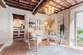 Villa Lina in Lucca With 4 Bedrooms and 3 Bathrooms