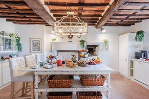 Villa Lina in Lucca With 4 Bedrooms and 3 Bathrooms
