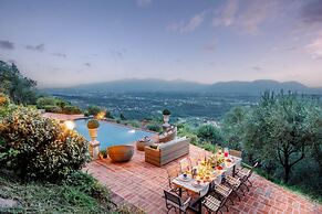 Villa Lina in Lucca With 4 Bedrooms and 3 Bathrooms
