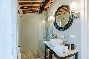Villa Lina in Lucca With 4 Bedrooms and 3 Bathrooms