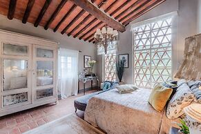 Villa Lina in Lucca With 4 Bedrooms and 3 Bathrooms