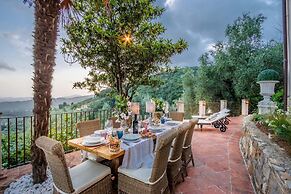 Villa Lina in Lucca With 4 Bedrooms and 3 Bathrooms