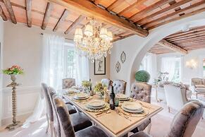 Villa Lina in Lucca With 4 Bedrooms and 3 Bathrooms