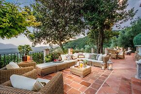 Villa Lina in Lucca With 4 Bedrooms and 3 Bathrooms