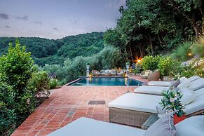 Villa Lina in Lucca With 4 Bedrooms and 3 Bathrooms