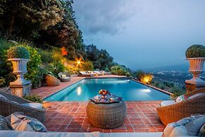 Villa Lina in Lucca With 4 Bedrooms and 3 Bathrooms