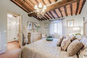 Villa Lina in Lucca With 4 Bedrooms and 3 Bathrooms