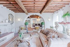 Villa Lina in Lucca With 4 Bedrooms and 3 Bathrooms