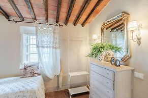 Villa Lina in Lucca With 4 Bedrooms and 3 Bathrooms