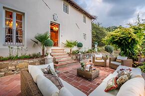 Villa Lina in Lucca With 4 Bedrooms and 3 Bathrooms