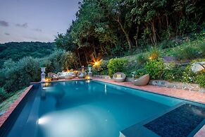 Villa Lina in Lucca With 4 Bedrooms and 3 Bathrooms