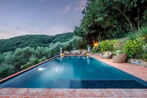 Villa Lina in Lucca With 4 Bedrooms and 3 Bathrooms