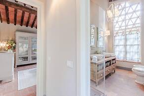 Villa Lina in Lucca With 4 Bedrooms and 3 Bathrooms