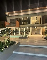 Modern Nearby Beach Apartment