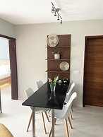 Modern Nearby Beach Apartment