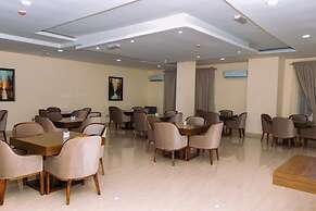 Golden Alpine Hotel & Resort