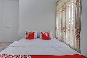 OYO 92746 Wisma 35NearTaman Wisata Polong Jopang