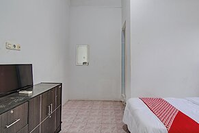 OYO 92746 Wisma 35NearTaman Wisata Polong Jopang