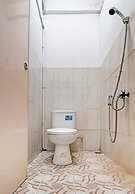 OYO 92746 Wisma 35NearTaman Wisata Polong Jopang