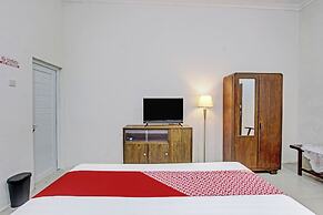 OYO 92757 Ndalem Pusponyidro Syariah