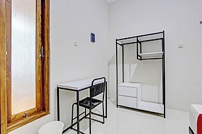 OYO 92757 Ndalem Pusponyidro Syariah