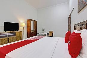 OYO 92757 Ndalem Pusponyidro Syariah