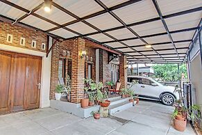 OYO 92757 Ndalem Pusponyidro Syariah