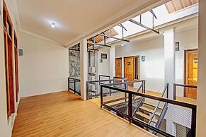 OYO 92757 Ndalem Pusponyidro Syariah