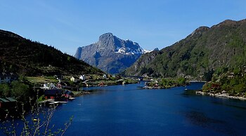 Bremanger Fjordhotell