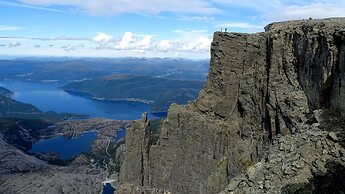 Bremanger Fjordhotell