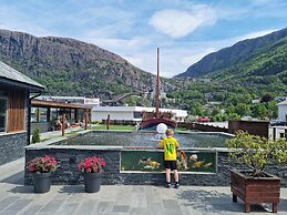 Bremanger Fjordhotell