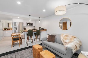 Sunnyside Studio on Green Lake (96684230)