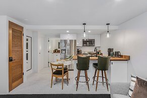 Sunnyside Studio on Green Lake (96684230)