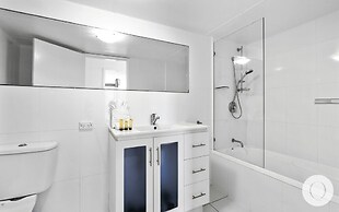 Top of the Mark - Q Stay