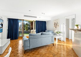 Top of the Mark - Q Stay