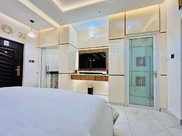 Kamara Lakeview Hotel