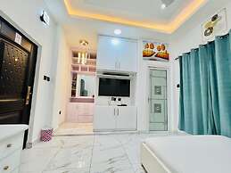 Kamara Lakeview Hotel