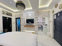 Kamara Lakeview Hotel