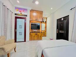 Kamara Lakeview Hotel