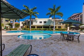 Beautiful 2BR Condo w Great Amenities Palmbeach