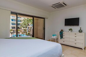 Beautiful 2BR Condo w Great Amenities Palmbeach